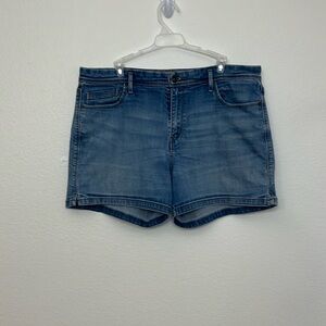 Levi's Womens Size 16 Jean Shorts Medium Blue Denim Five Pocket Style